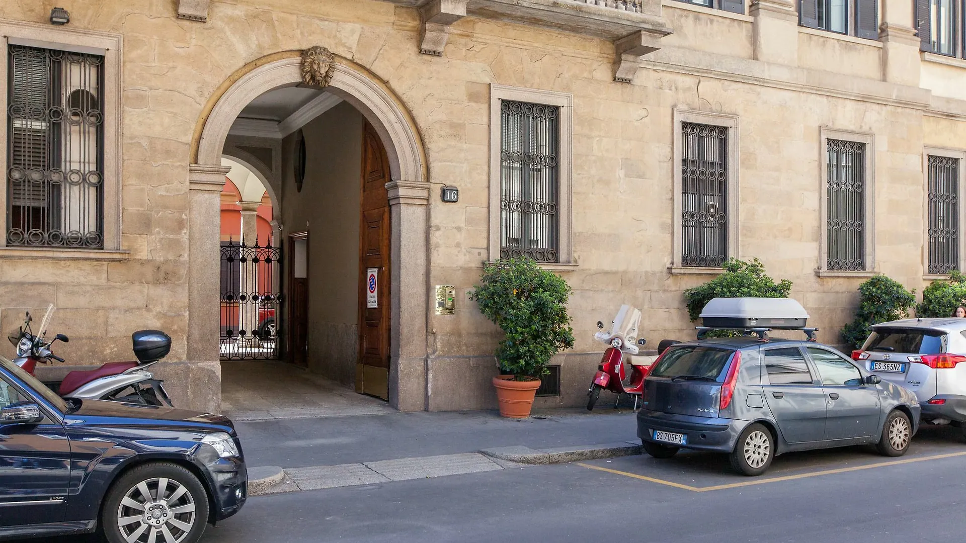 Apartment Easyhomes - San Babila Monforte Milan