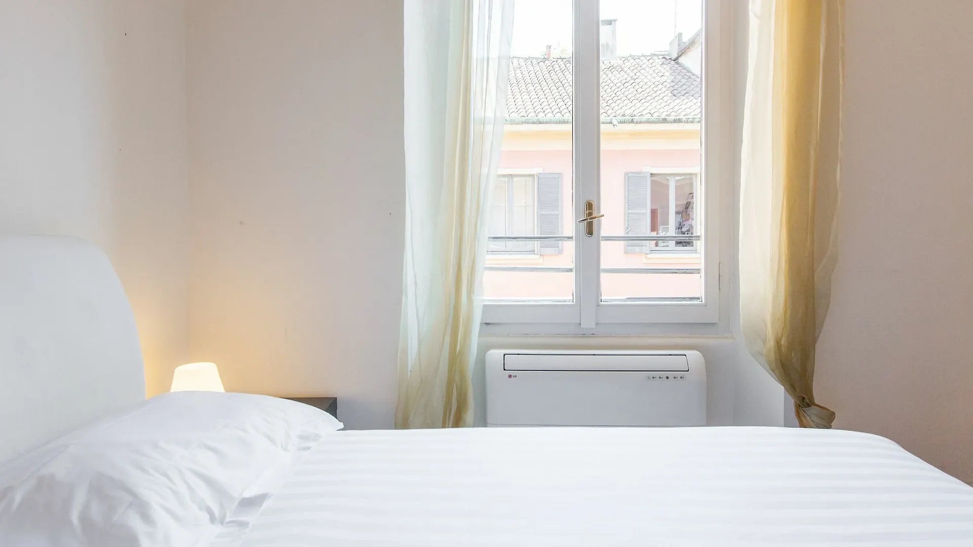 Apartment Easyhomes - San Babila Monforte Milan Italy