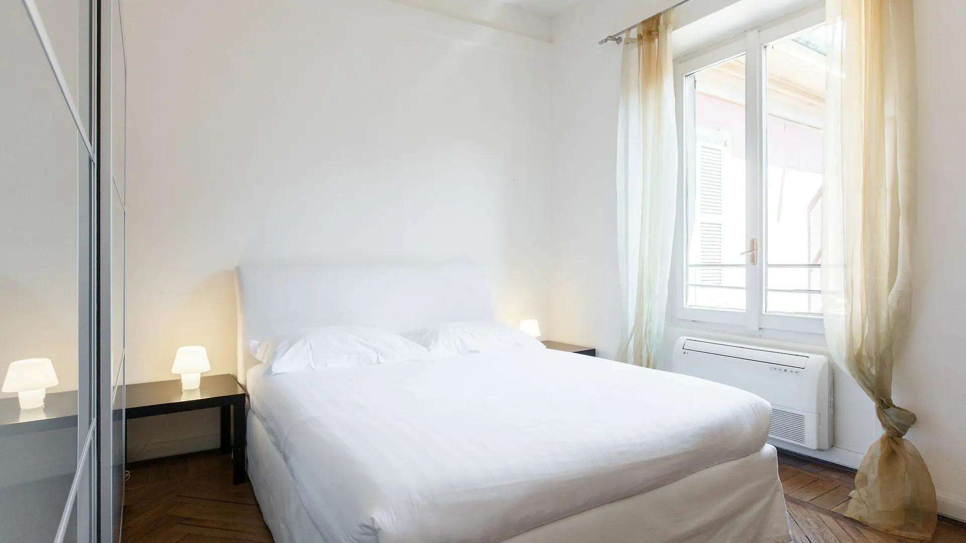 Easyhomes - San Babila Monforte Milan
