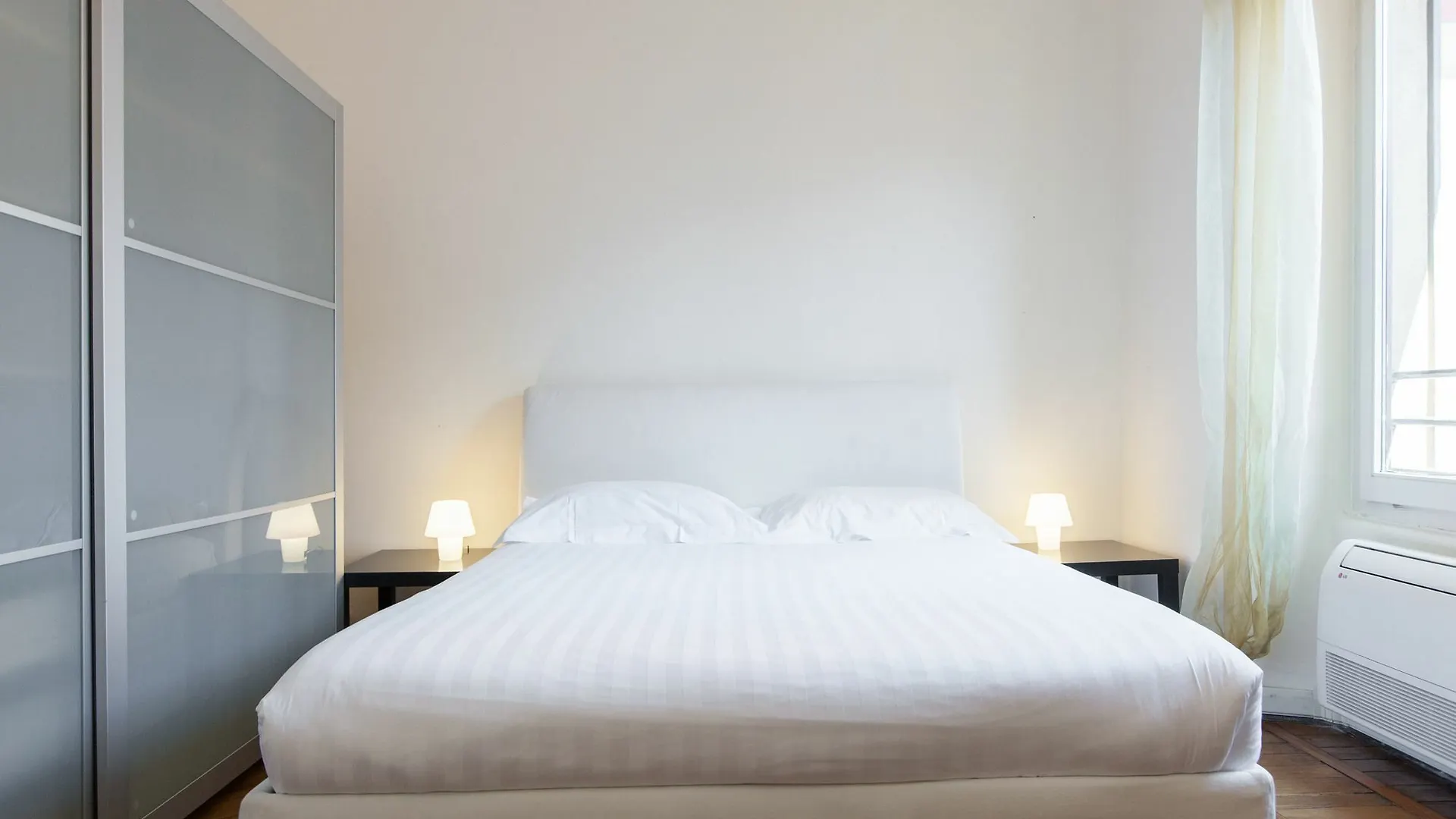 Easyhomes - San Babila Monforte Milan 0*,