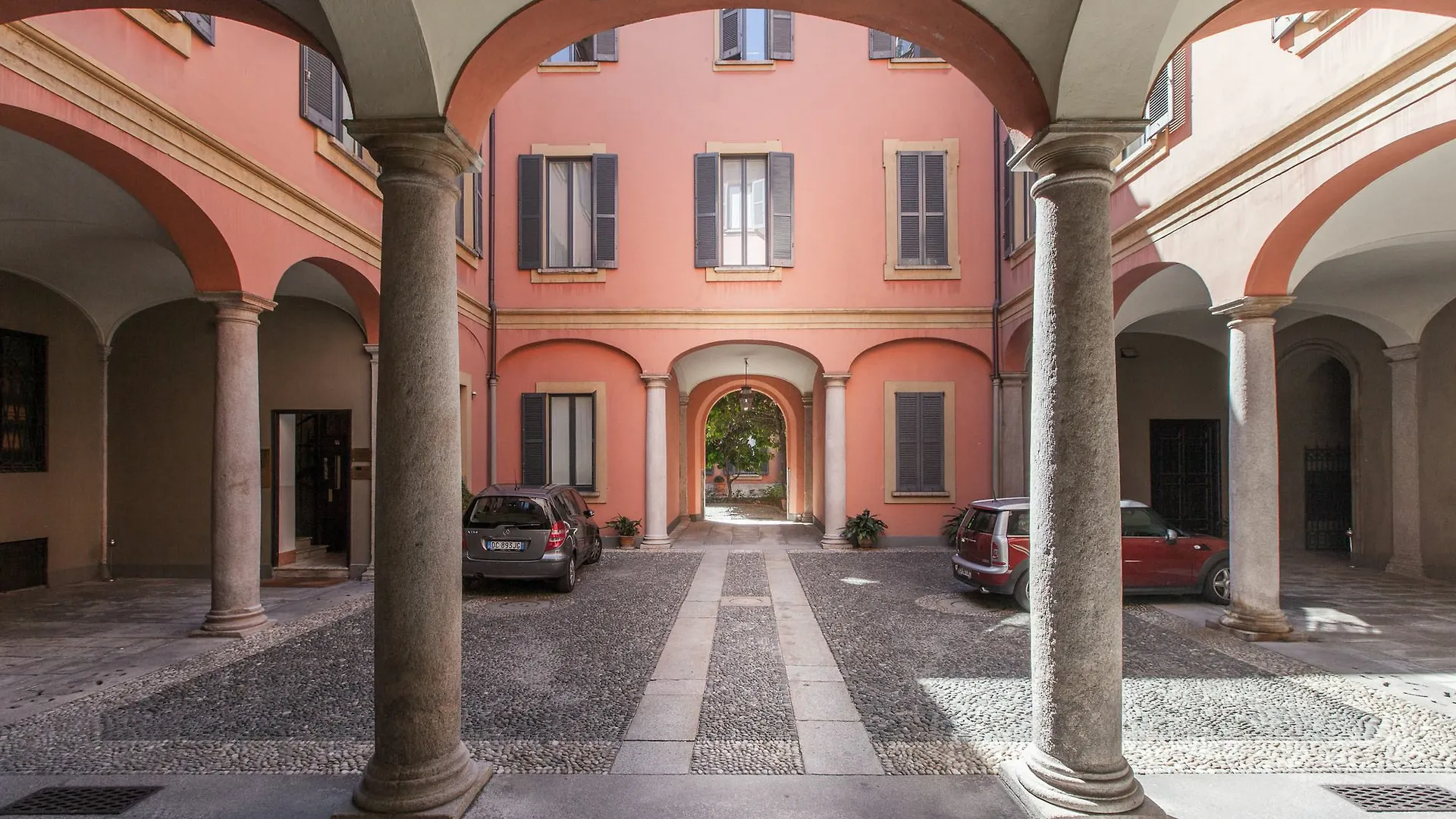 Easyhomes - San Babila Monforte Milan